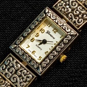 Geneva Quartz Women's Silver and Gold Watch -